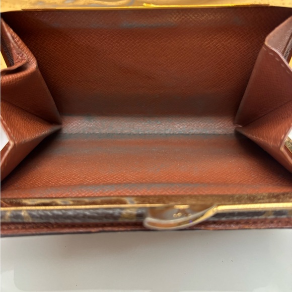 🤎🤎Louis Vuitton Kisslock Monogram Wallet🤎🤎 - Picture 8 of 10